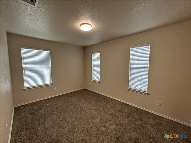 Building Photo - 424 Copper Hill Dr
