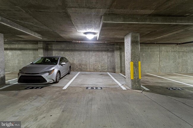 Building Photo - 155 Potomac Passage