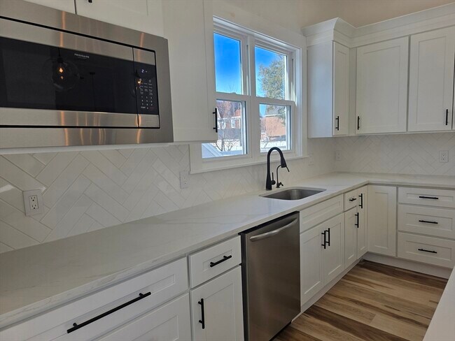 Building Photo - 84 Dudley St