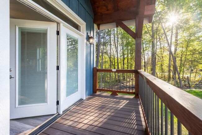 Building Photo - 2045 Southfork Dr