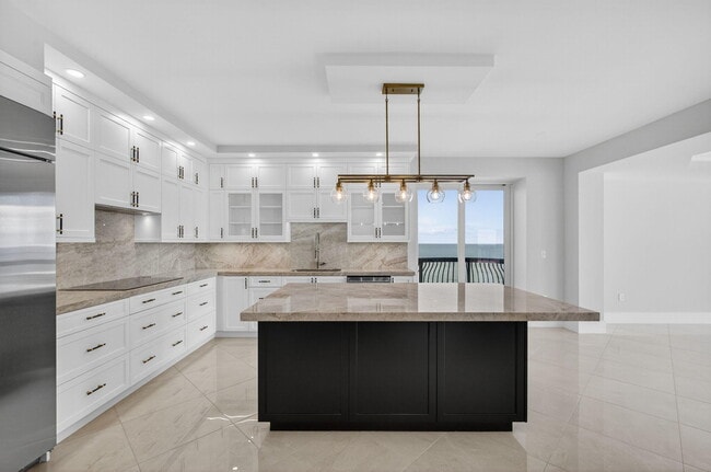 Building Photo - 5150 N Ocean Dr