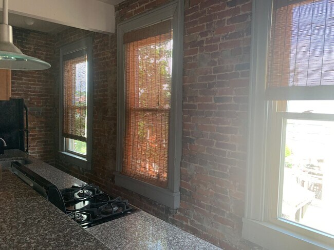 Building Photo - 1223 Bingham St