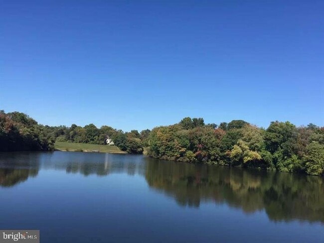 Building Photo - 576 Orchard Ridge Dr