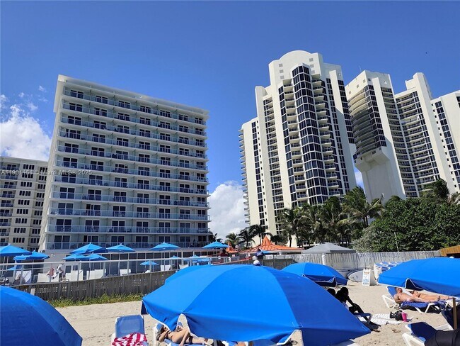 Primary Photo - 19201 Collins Ave