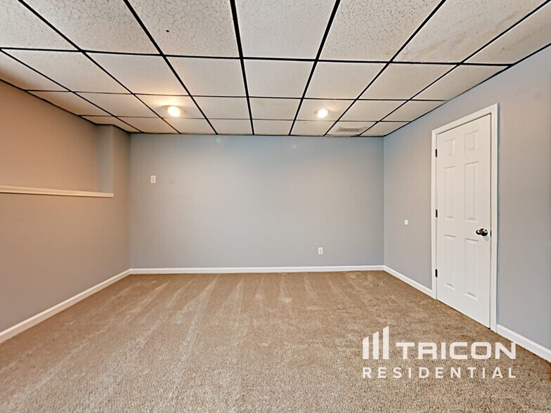 Building Photo - 115 Park Pl Ct