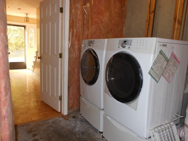 Building Photo - 14 Shoal Creek Rd