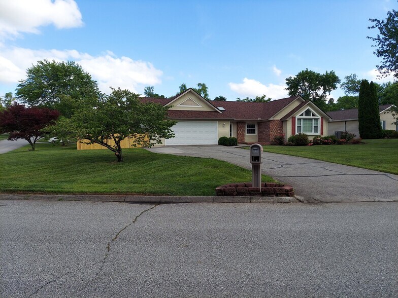 Building Photo - 1335 Windamere Rd