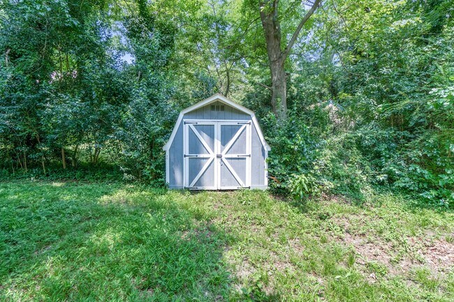 Building Photo - 6040 Airway Ln