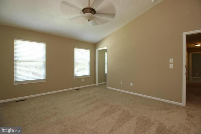 Building Photo - 66 Larkwood Ct