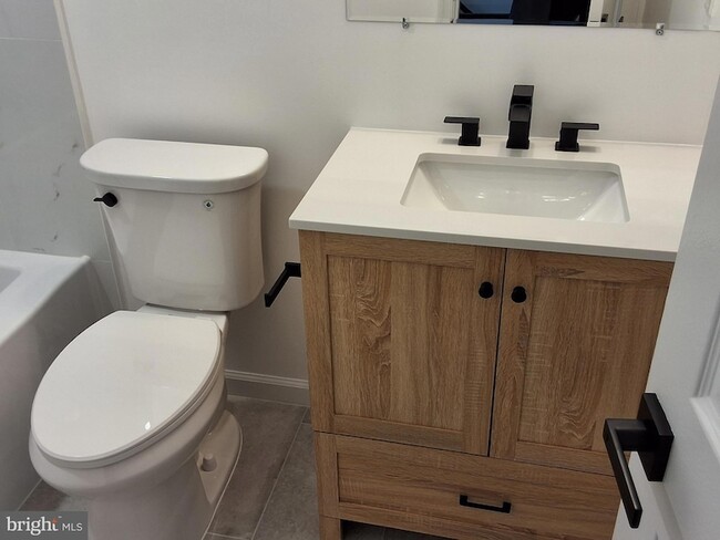 Building Photo - 14874 Emberdale Dr