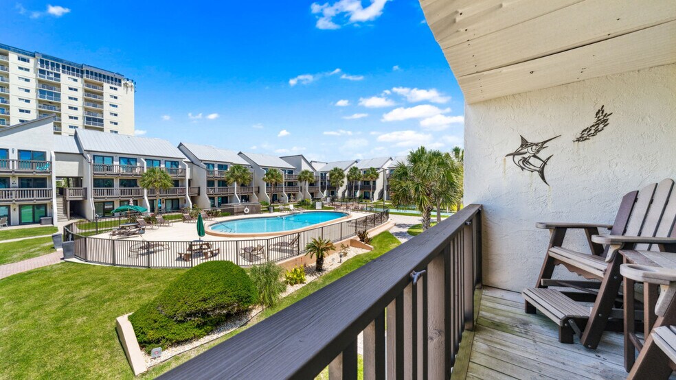 Building Photo - 5717 Thomas Dr