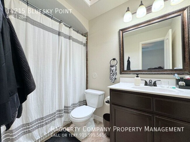 Building Photo - East El Paso 4 bed Refrig A/C Home