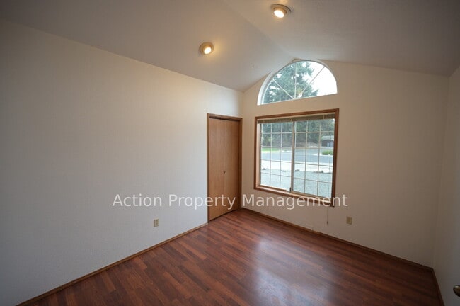 Building Photo - 2+ bed 2 bath home in Dungeness Heights, Sequim