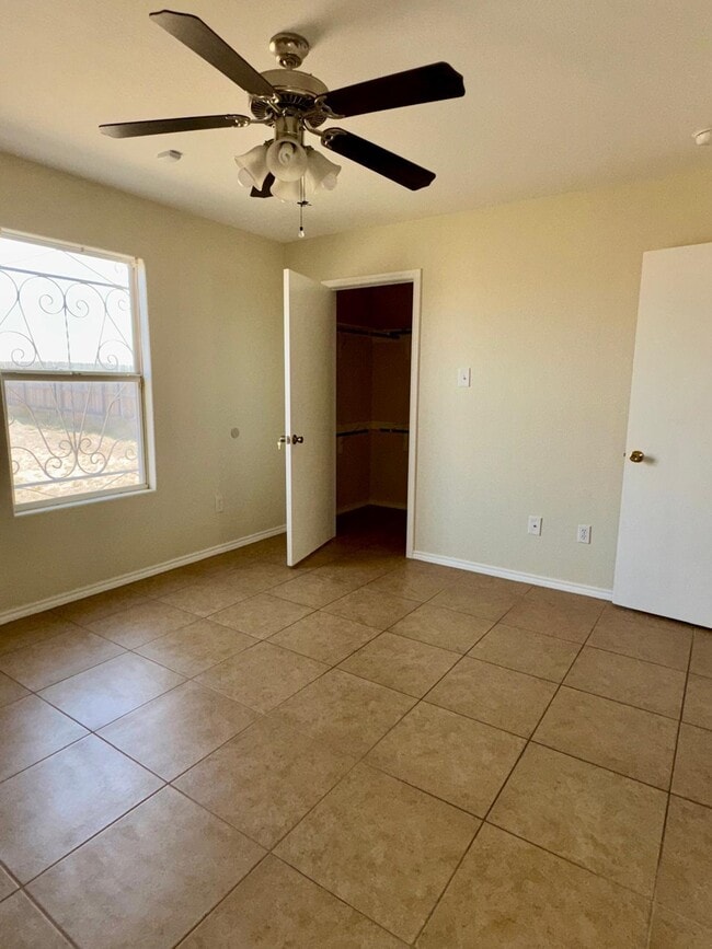 Building Photo - 3807 Katiana Dr