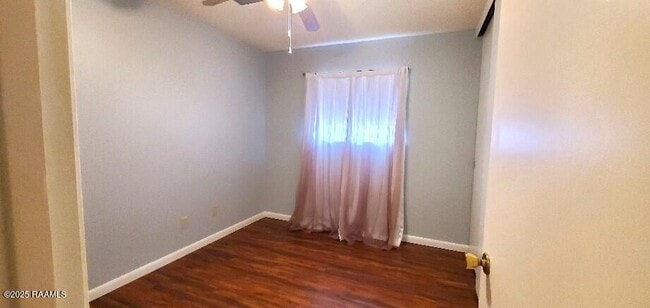 Building Photo - 116 Sorority Dr