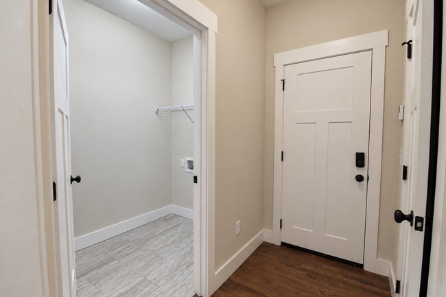 Building Photo - 1137 Cross Pointe Dr