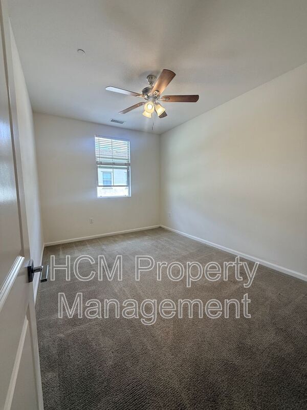 Building Photo - 412 El Paseo