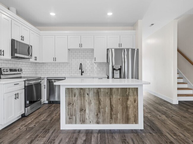 Building Photo - Charming 3 Bedroom Home in Spartanburg – Modern Upgrades & Stylish Finishes