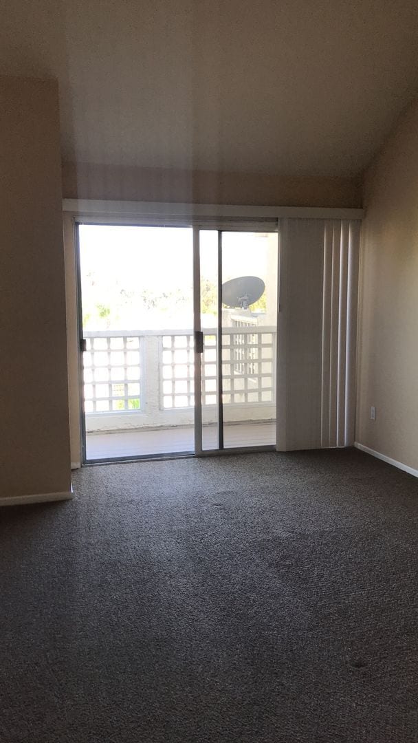 Building Photo - 2 Bed, 2.5 Bath Two-Story Condo with Garage