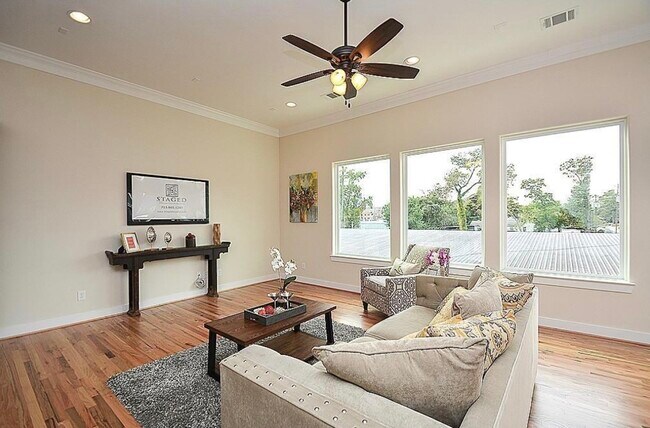 Building Photo - 1548 W 23rd St