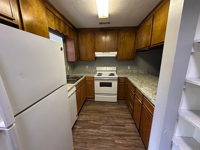 Building Photo - 2924 Woodrich Dr