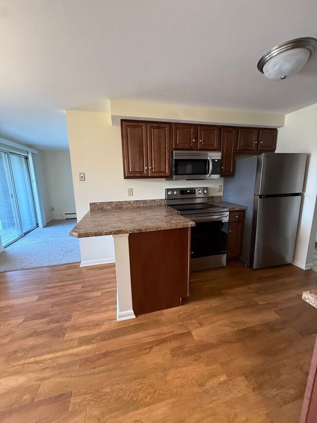 Building Photo - New Country Village