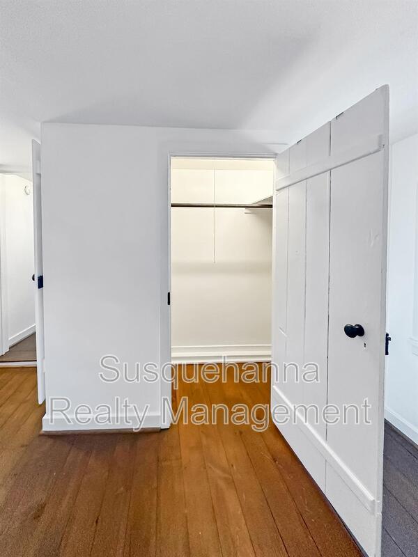 Building Photo - 169 Engle Ln