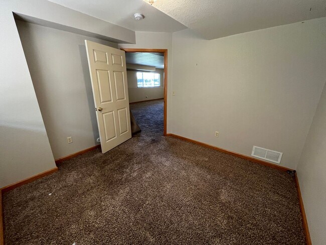 Building Photo - Beautiful Home in North Fort Collins