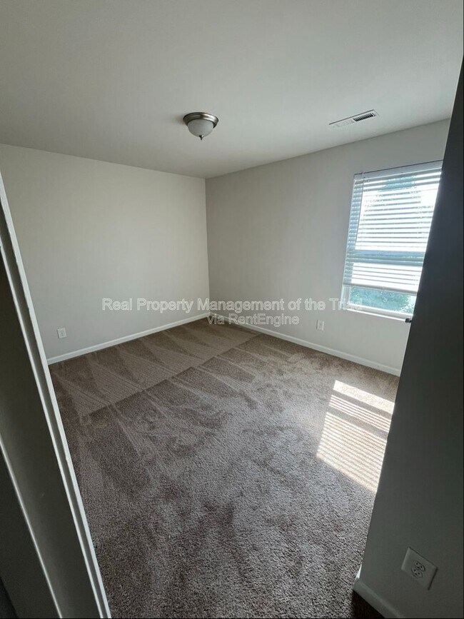 Building Photo - 3802 Bellingham Ct