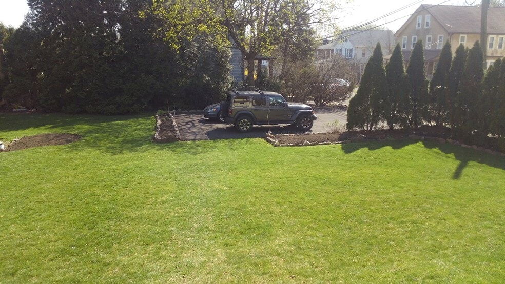 Parking area - 2116 Old Welsh Road