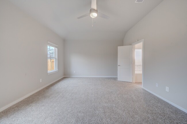 Building Photo - 14257 Lake Lodge Dr