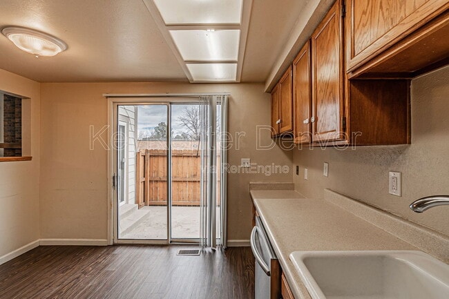 Building Photo - 14129 E Warren Pl