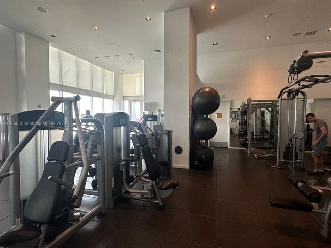 Building Photo - 1040 Biscayne Blvd
