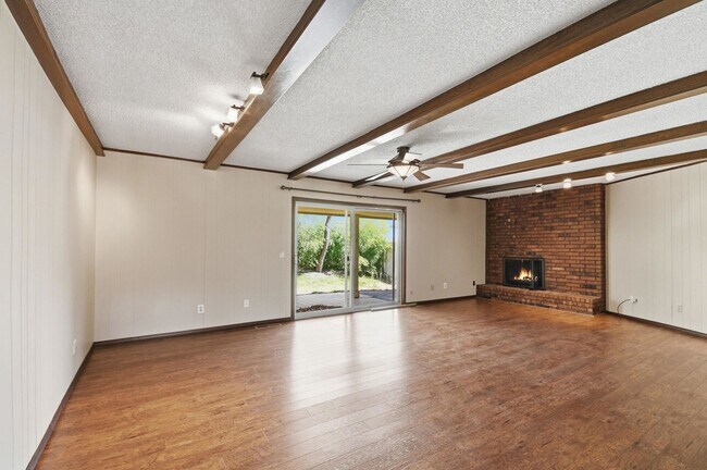 Building Photo - 7001/7003 S Indianapolis Ave Duplex