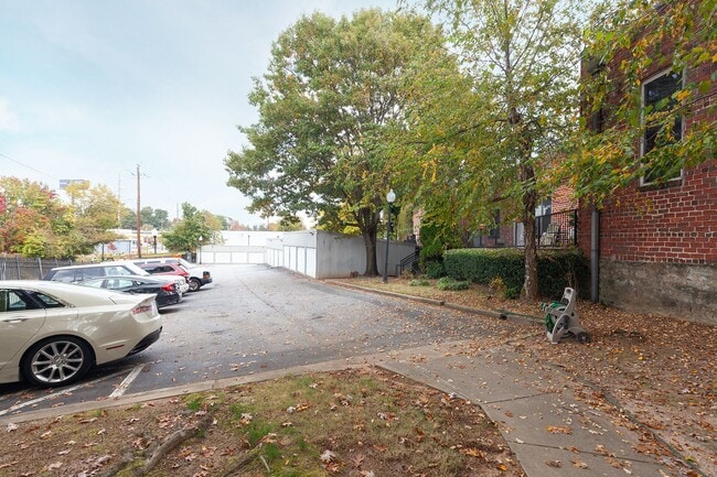 Building Photo - Industrial-Chic 2/2 Loft with Garage Near ...