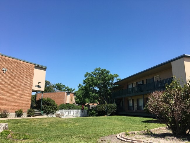 Chateau Santa Fe - Corpus Christi, TX | Apartment Finder