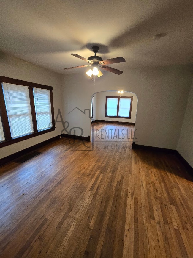 Building Photo - 112 W Quincy St