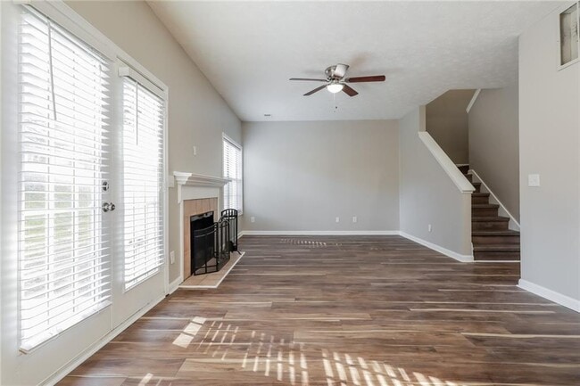 Building Photo - 652 Stonemill Manor