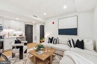 Building Photo - 135 S 19th St