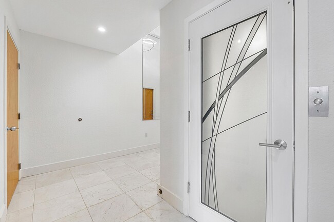 Building Photo - 40 Portside Dr