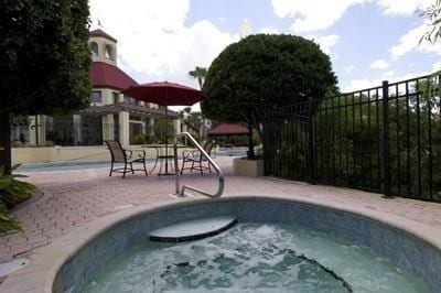 Building Photo - 1 Bed / 1 Bath Condo in Gated Comm. In Alt...