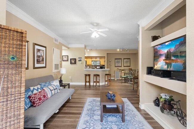 Building Photo - 13016 Plantation Park Cir
