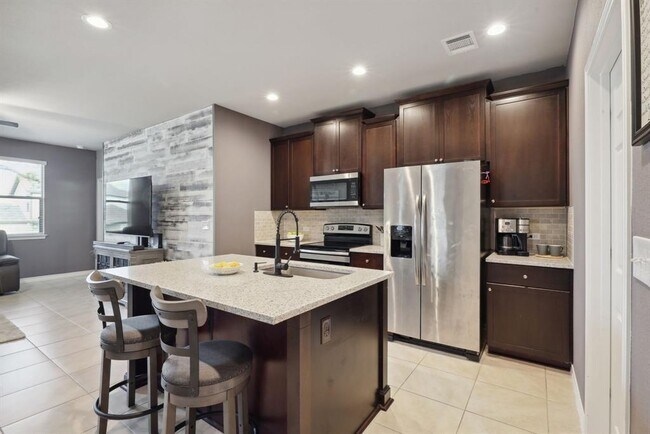 Building Photo - 177 Flexus Ln