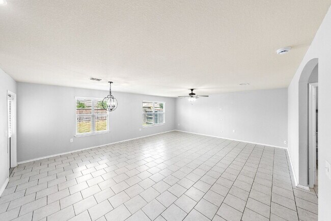 Building Photo - Welcome to The Bowen Floor Plan - 2 WEEKS ...
