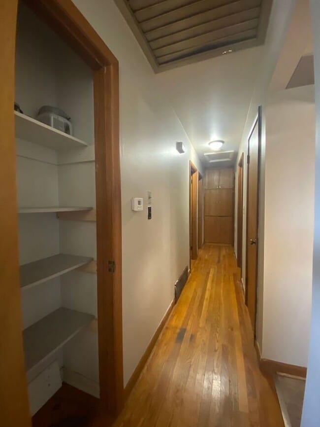 Building Photo - $1,600 | 3 Bedroom, 1 Bathroom House | No ...