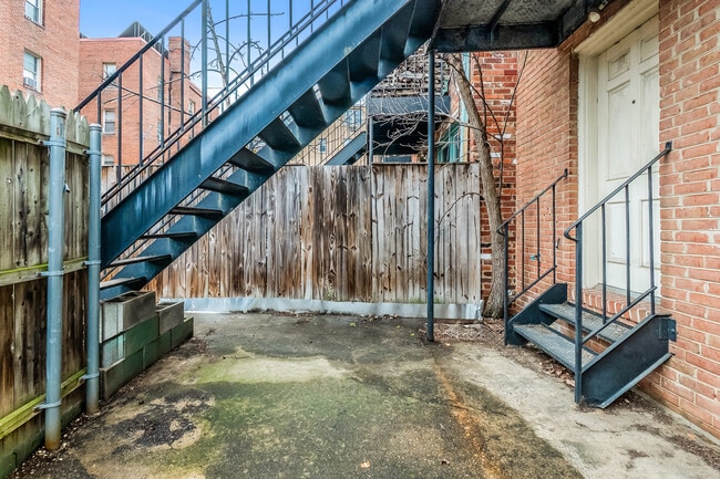 Building Photo - 4515 MacArthur Blvd NW