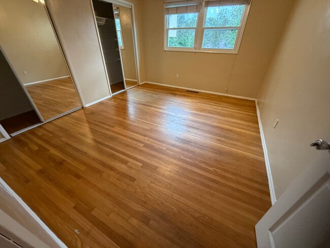 Building Photo - 4951 Campanile Dr