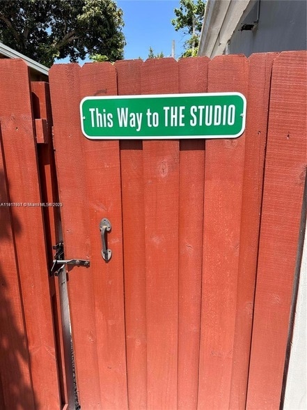 Building Photo - 1100 NE 1st Ave.