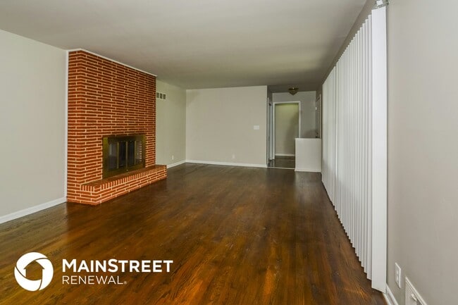 Building Photo - 3631 S Forest Ave