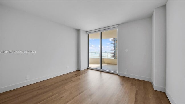 Building Photo - 555 NE 34th St